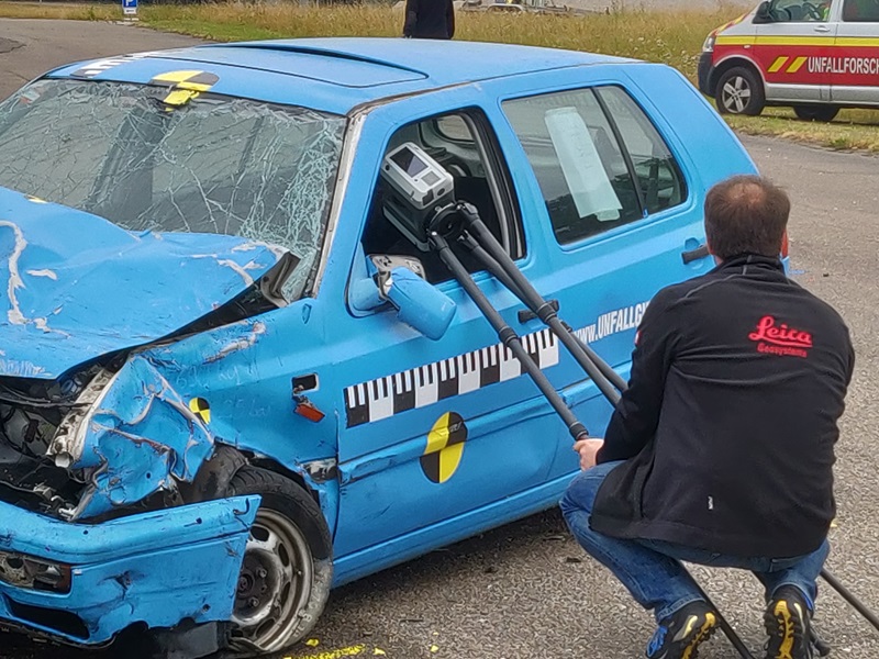 Inside the mind of a crash investigator_blue car crashed - Leica expert insight